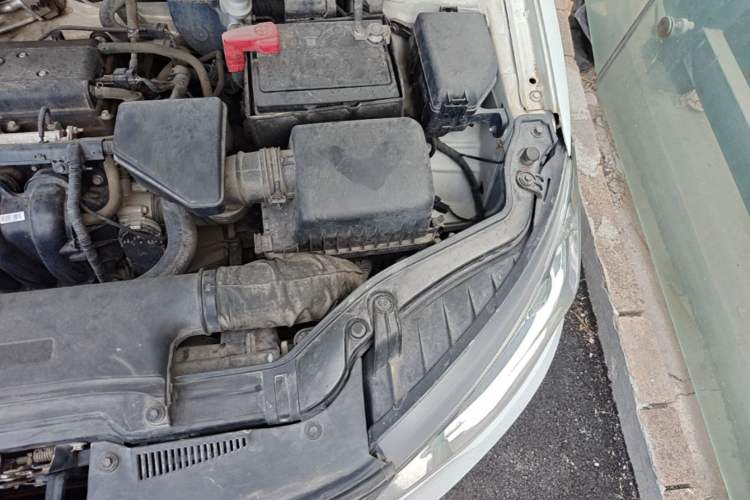 Used Kia Forte 2014 1.6L MT GLS Engine Bay Left