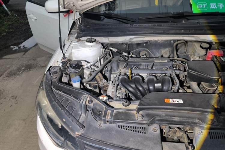 Used Kia Forte 2014 1.6L MT GL Engine Bay Right