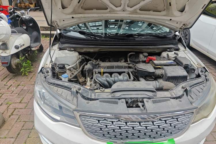 Used Kia Forte 2014 1.6L MT GL Engine Bay Right