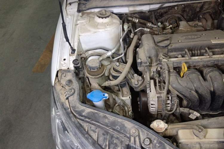 Used Kia Forte 2014 1.6L MT GL Engine Bay Right