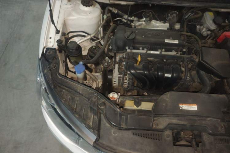 Used Kia Forte 2014 1.6L MT GL Engine Bay Right