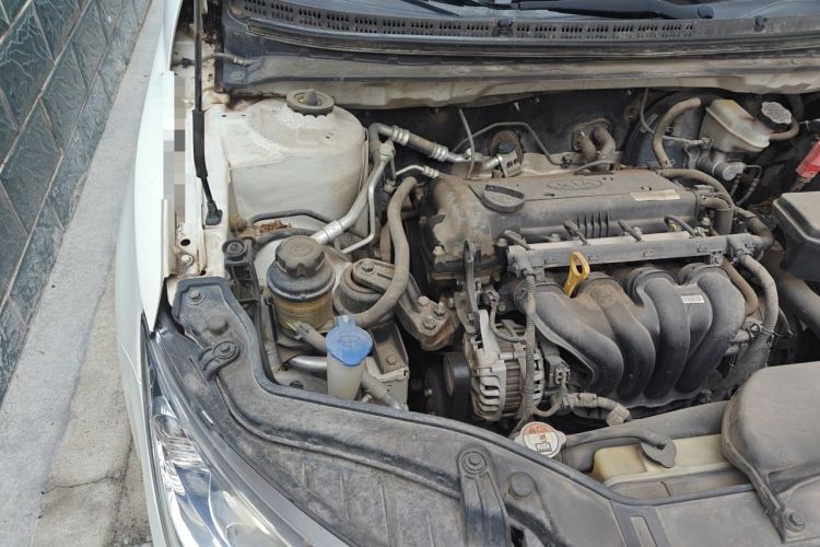 Used Kia Forte 2014 1.6L MT GLS Engine Bay Right
