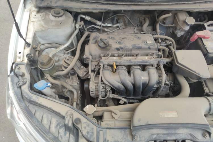 Used Kia Forte 2014 1.6L MT GL Engine Bay Right
