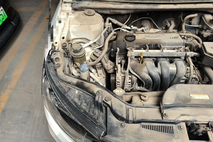 Used Kia Forte 2014 1.6L MT GL Engine Bay Right