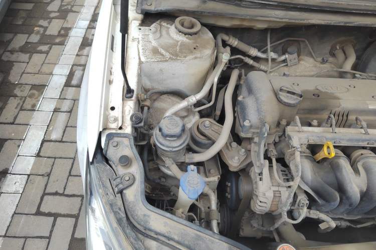 Used Kia Forte 2014 1.6L MT GL Engine Bay Right
