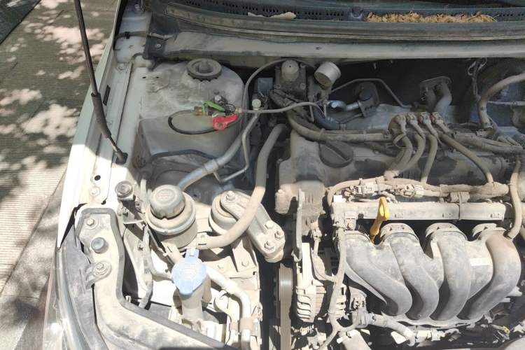 Used Kia Forte 2014 1.6L MT GL Engine Bay Right