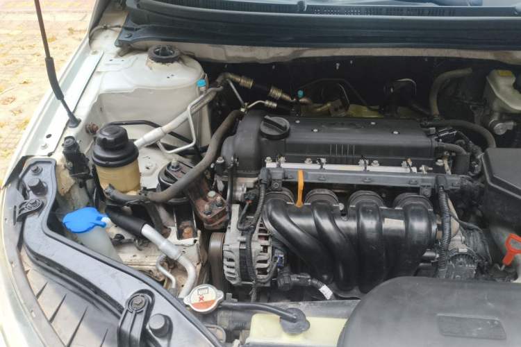 Used Kia Forte 2014 1.6L AT GLS Engine Bay Right