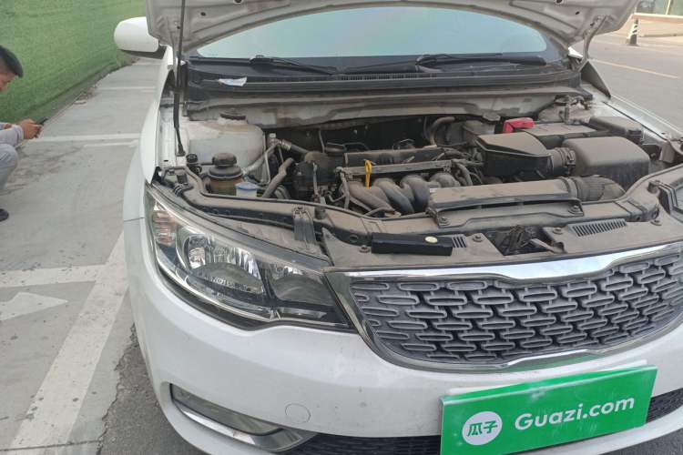 Used Kia Forte 2014 1.6L MT GL Engine Bay Right