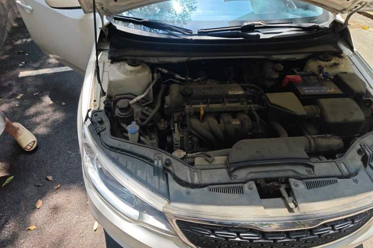 Used Kia Forte 2014 1.6L MT GL Engine Bay Right