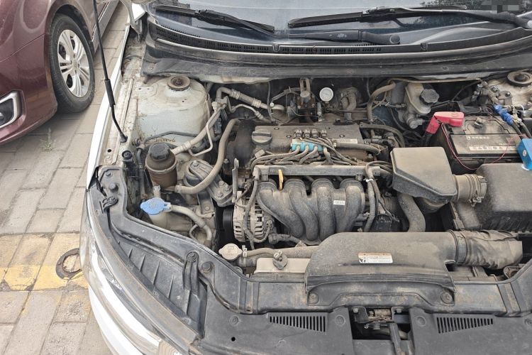 Used Kia Forte 2014 1.6L MT GL Engine Bay Right