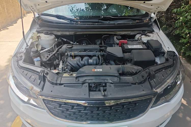 Used Kia Forte 2014 1.6L MT GL Engine Bay