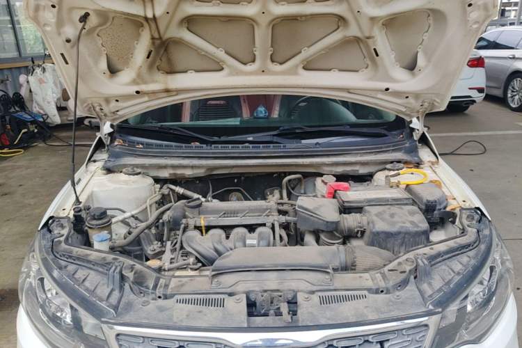 Used Kia Forte 2014 1.6L MT GL Engine Bay