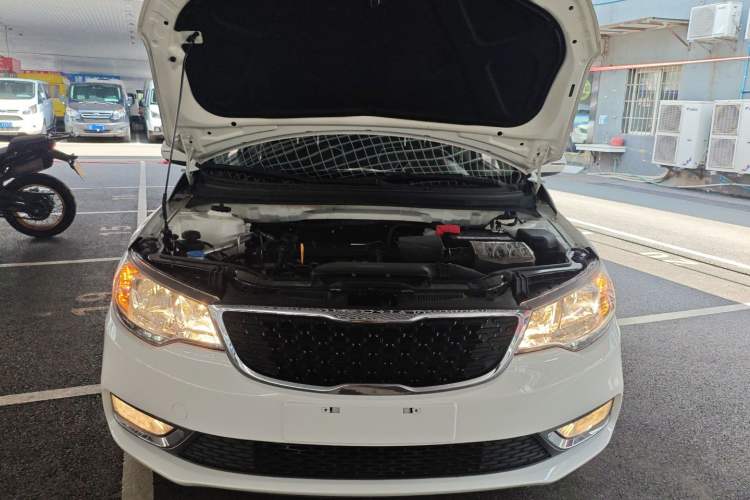 Used Kia Forte 2014 1.6L AT GLS Engine Bay