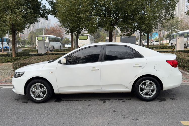 Used Kia Forte 2014 1.6L MT GL Exterior 5