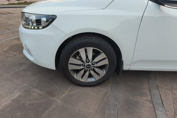 Used Kia Forte 2014 1.6L MT GLS Exterior 7