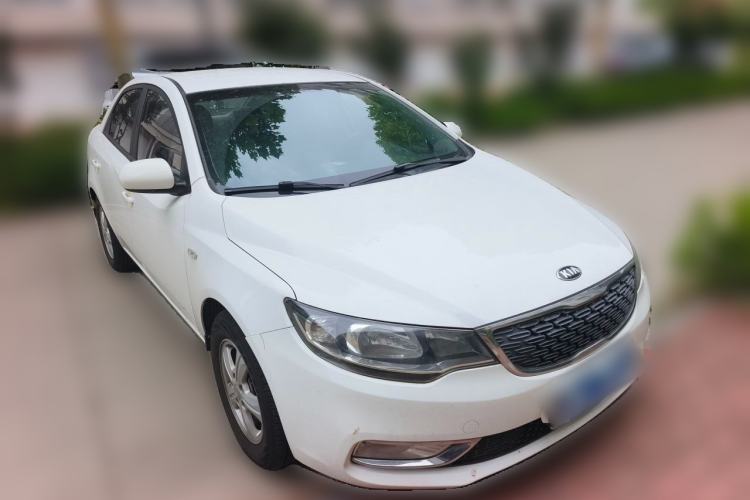 Used Kia Forte 2014 1.6L MT GL Front Right 45 Deg