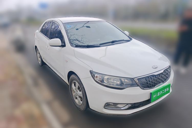 Used Kia Forte 2014 1.6L MT GL Front Right 45 Deg
