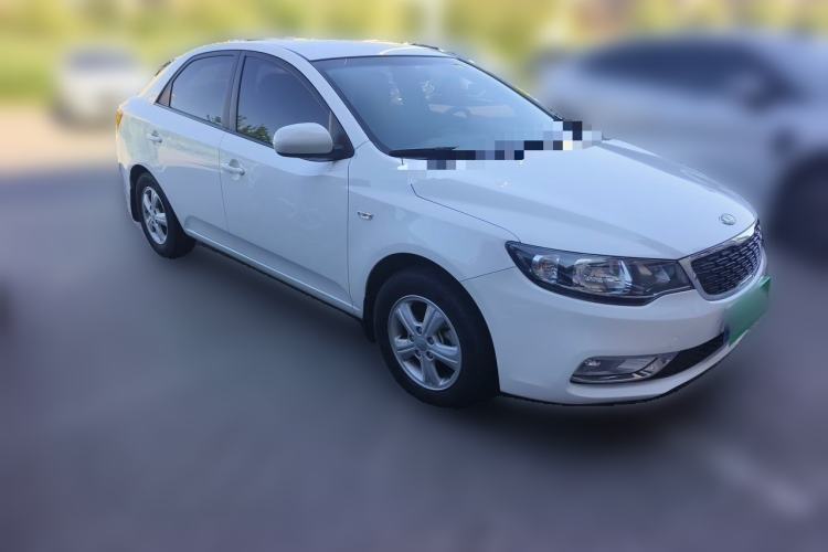 Used Kia Forte 2014 1.6L MT GL Front Right 45 Deg