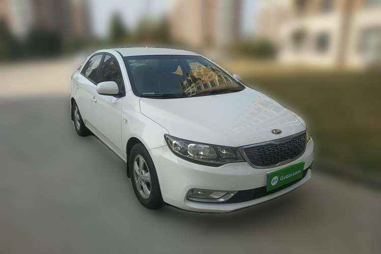 Used Kia Forte 2014 1.6L MT GL Front Right 45 Deg