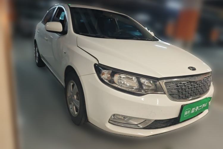 Used Kia Forte 2014 1.6L MT GL Front Right 45 Deg