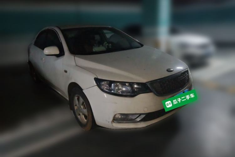 Used Kia Forte 2014 1.6L MT GL Front Right 45 Deg
