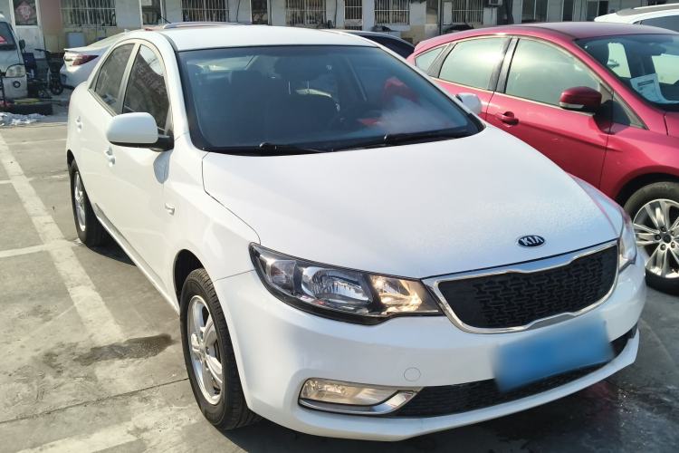 Used Kia Forte 2014 1.6L MT GL Front Right 45 Deg