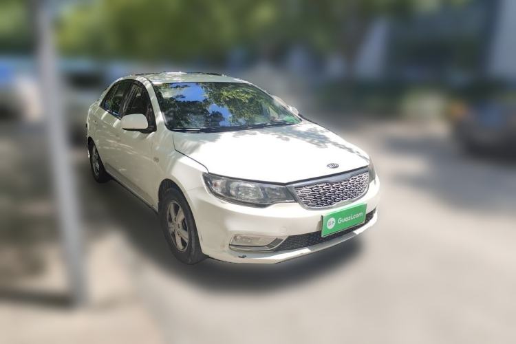 Used Kia Forte 2014 1.6L MT GL Front Right 45 Deg