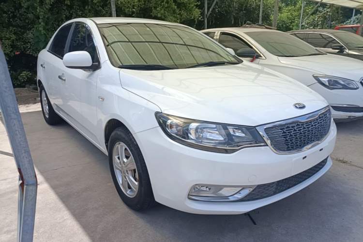 Used Kia Forte 2014 1.6L MT GL Front Right 45 Deg