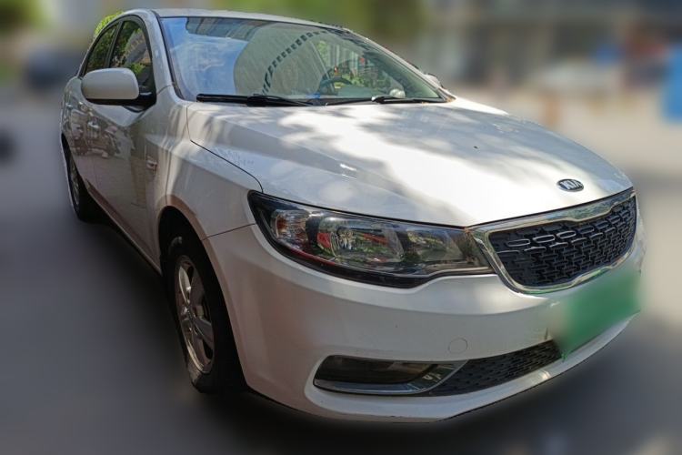 Used Kia Forte 2014 1.6L MT GL Front Right 45 Deg