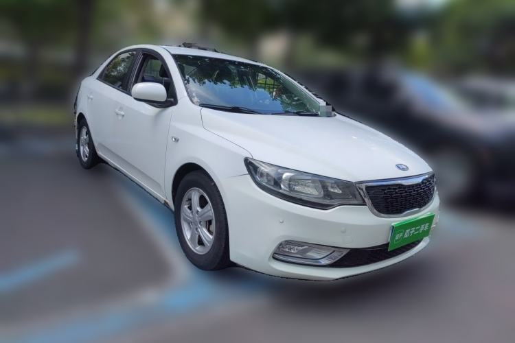 Used Kia Forte 2014 1.6L MT GL Front Right 45 Deg