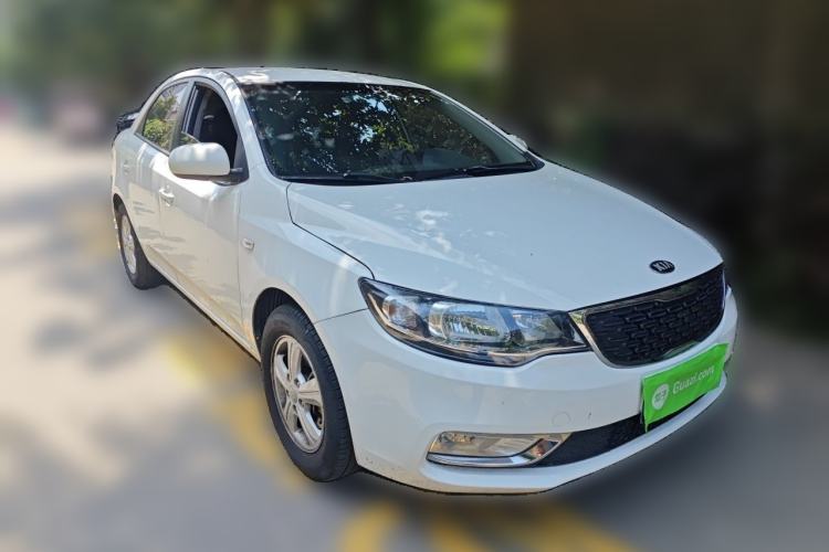 Used Kia Forte 2014 1.6L MT GL Front Right 45 Deg