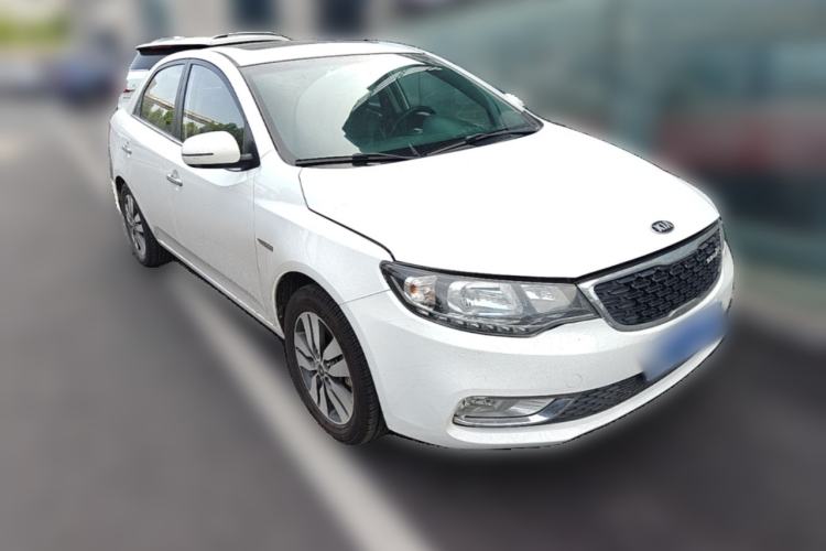 Used Kia Forte 2014 1.6L MT GLS Front Right 45 Deg