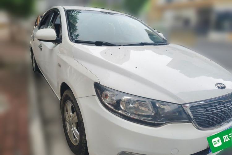 Used Kia Forte 2014 1.6L MT GL Front Right 45 Deg