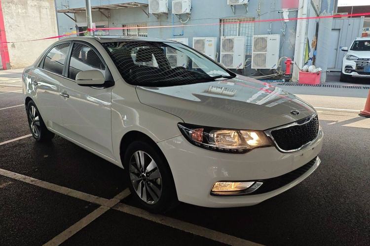Used Kia Forte 2014 1.6L AT GLS Front Right 45 Deg