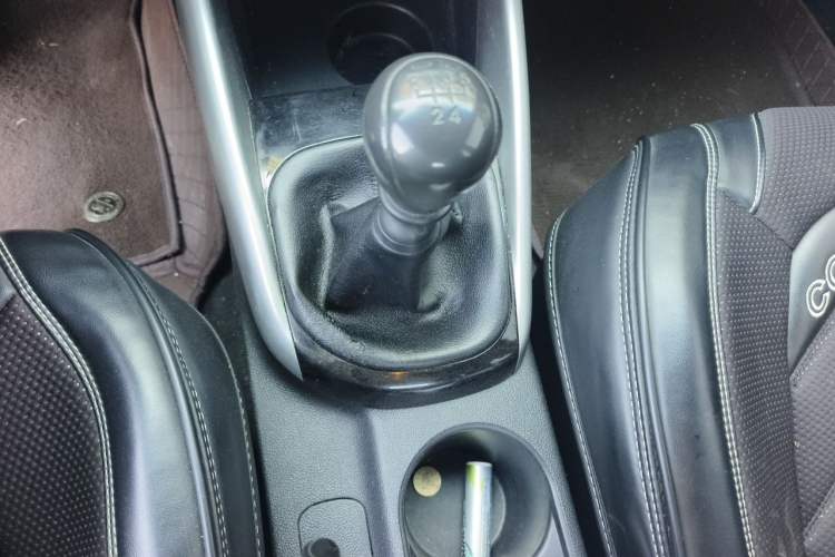 Used Kia Forte 2014 1.6L MT GL Gear Lever