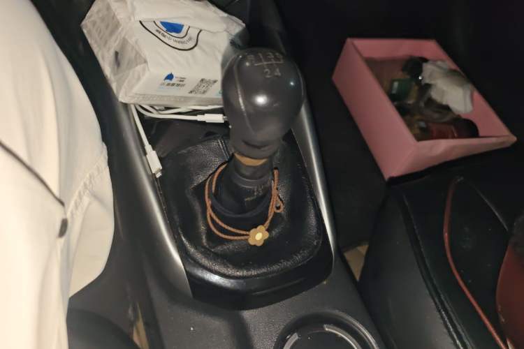 Used Kia Forte 2014 1.6L MT GL Gear Lever