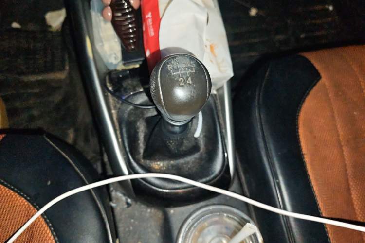 Used Kia Forte 2014 1.6L MT GL Gear Lever