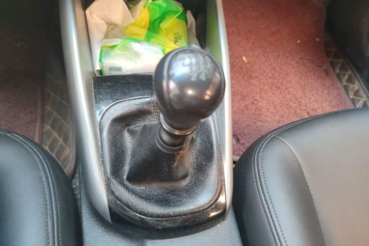 Used Kia Forte 2014 1.6L MT GL Gear Lever
