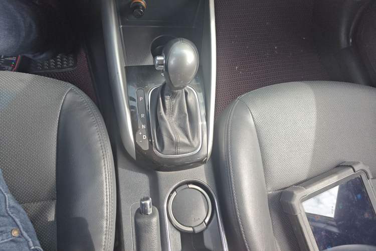 Used Kia Forte 2014 1.6L AT GLS Gear Lever