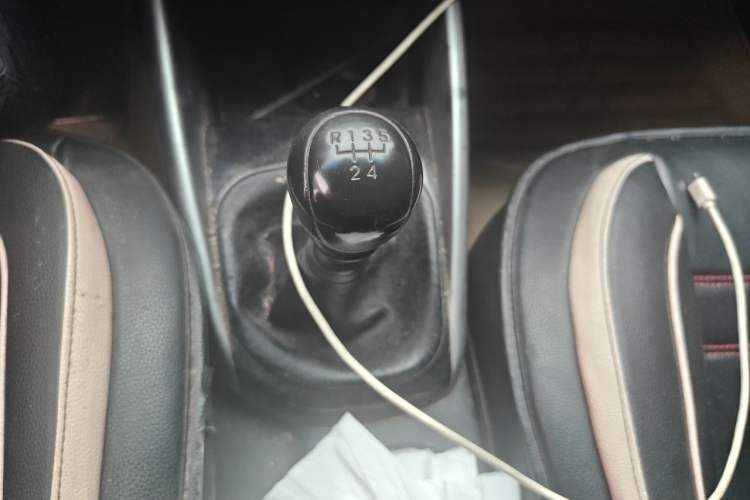 Used Kia Forte 2014 1.6L MT GL Gear Lever