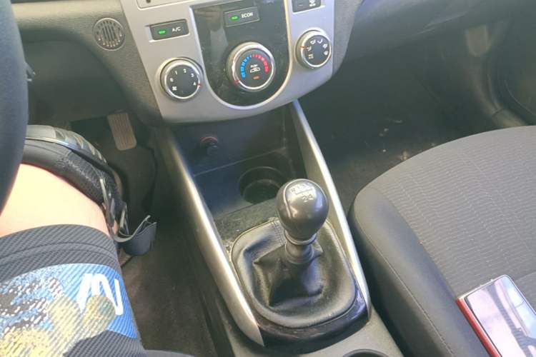 Used Kia Forte 2014 1.6L MT GL Gear Lever