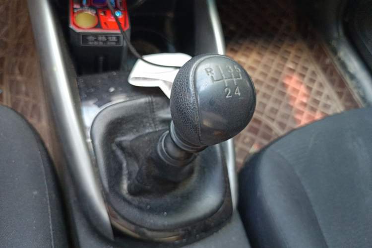 Used Kia Forte 2014 1.6L MT GL Gear Lever