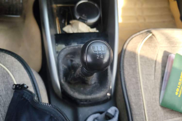 Used Kia Forte 2014 1.6L MT GL Gear Lever