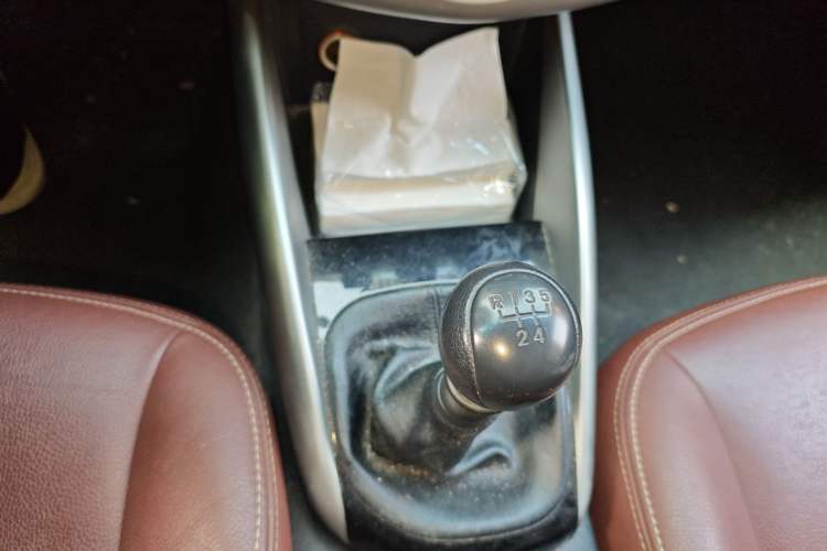 Used Kia Forte 2014 1.6L MT GL Gear Lever