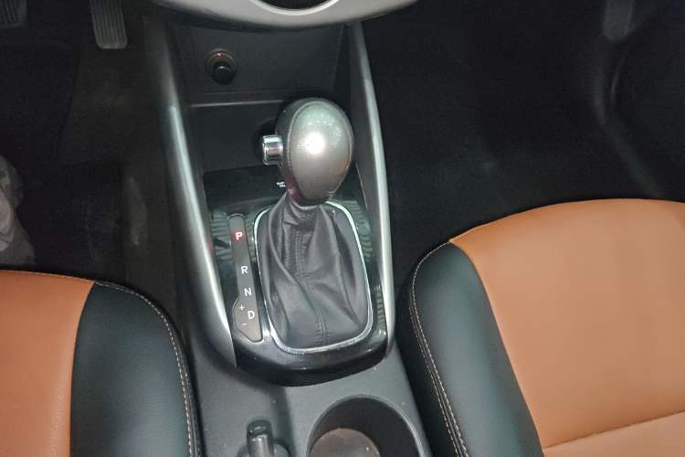 Used Kia Forte 2014 1.6L AT GL Gear Lever