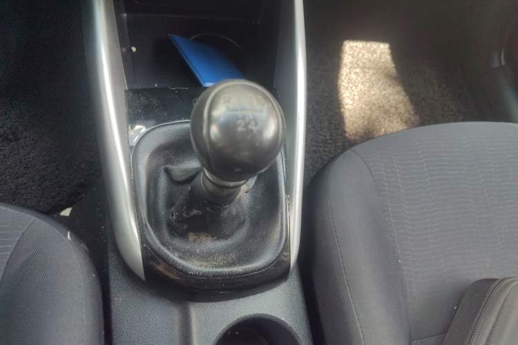 Used Kia Forte 2014 1.6L MT GL Gear Lever