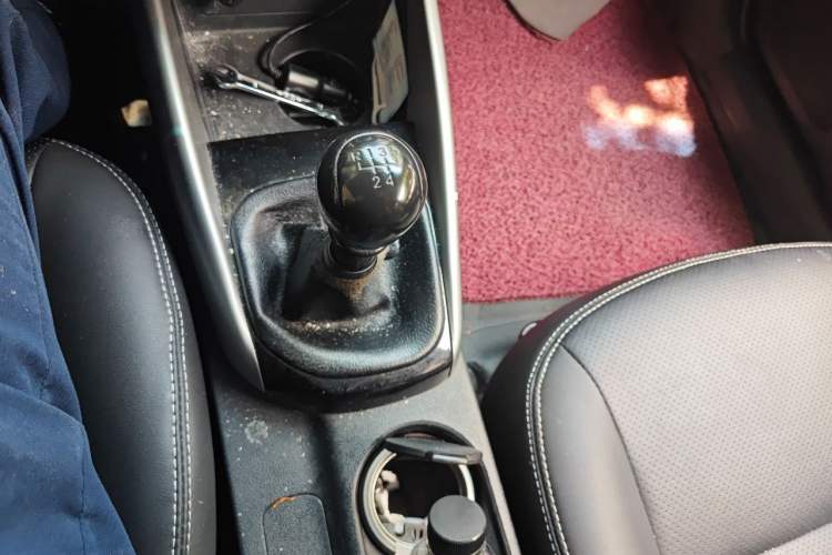 Used Kia Forte 2014 1.6L MT GL Gear Lever