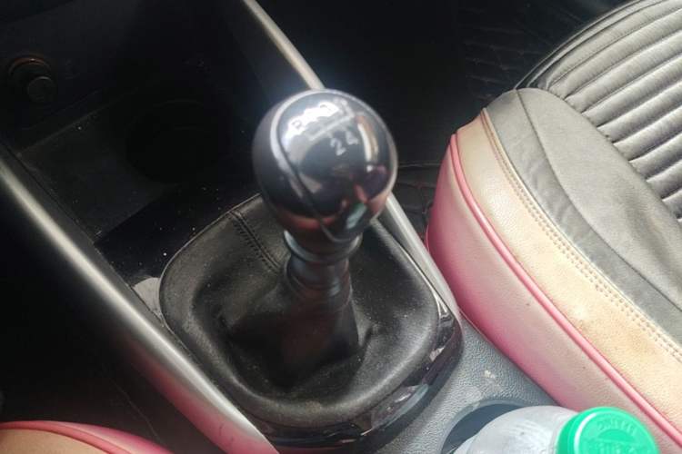 Used Kia Forte 2014 1.6L MT GL Gear Lever
