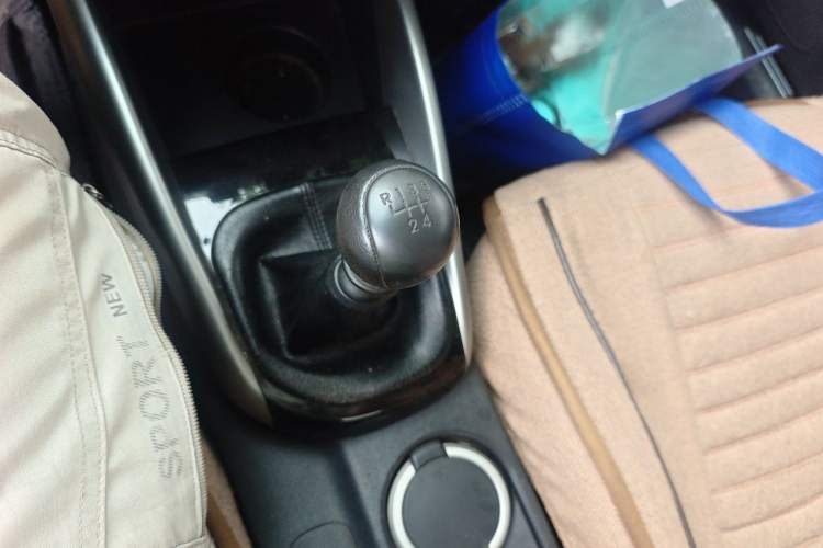 Used Kia Forte 2014 1.6L MT GL Gear Lever