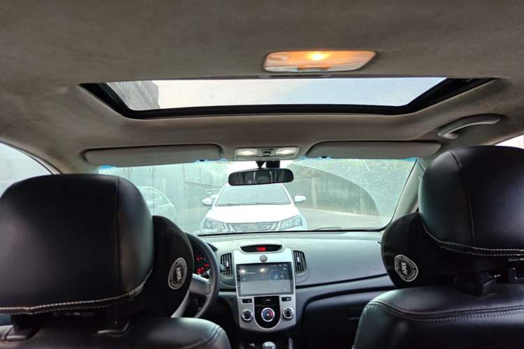 Used Kia Forte 2014 1.6L MT GLS Headliner